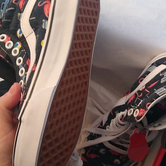 Vans - Picture 4 of 4